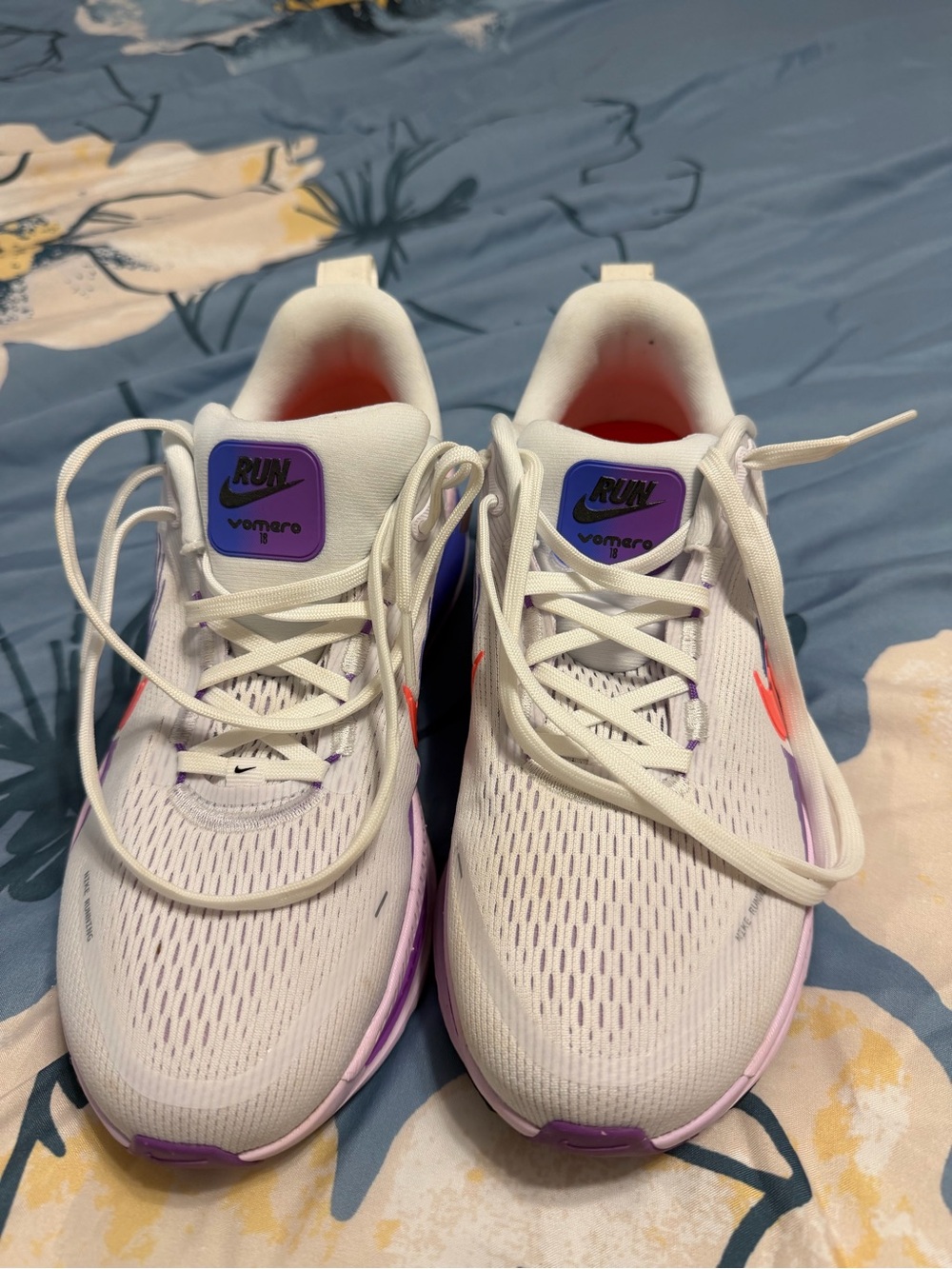 Nike Women’s Vomero Plus 18 in 8.5
